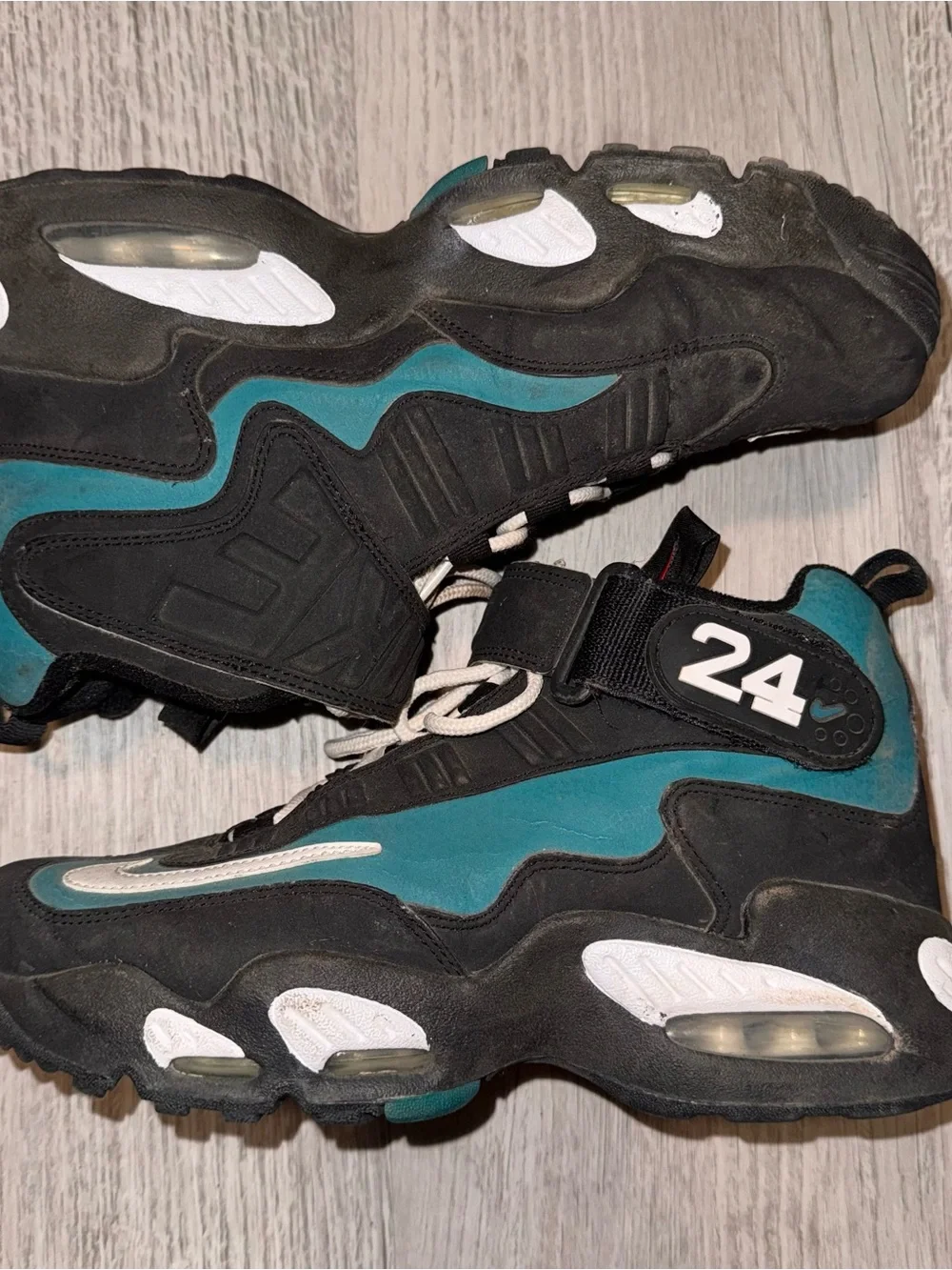 437353 034 Nike Air Griffey Gradeschool Shoes Emerald 5.5y